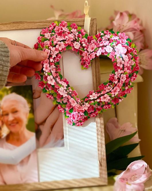 Mini Cherry Blossom Heart Pop-Up Card